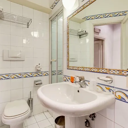 Pallaro Apartments&suites *
