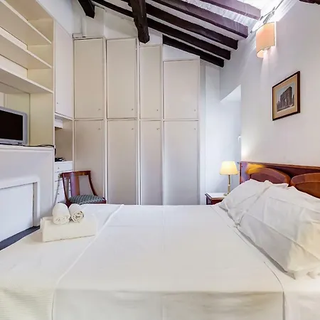 Pallaro Apartments&suites アパート