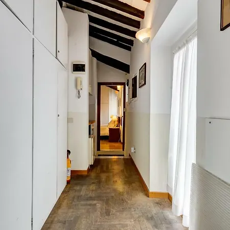 Pallaro Apartments&suites ローマ