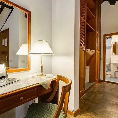Pallaro Apartments&suites アパート ローマ